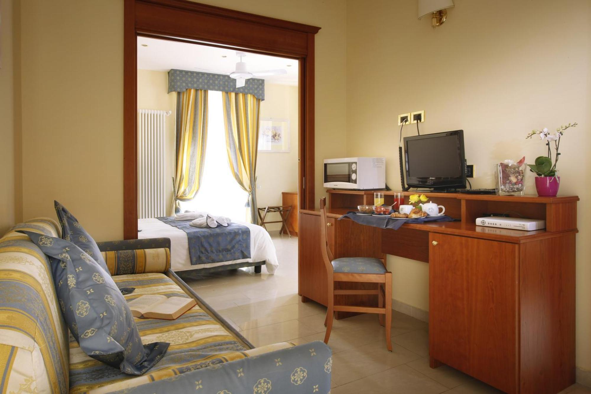 Hotel Ristorante Toscana Alassio Zimmer foto